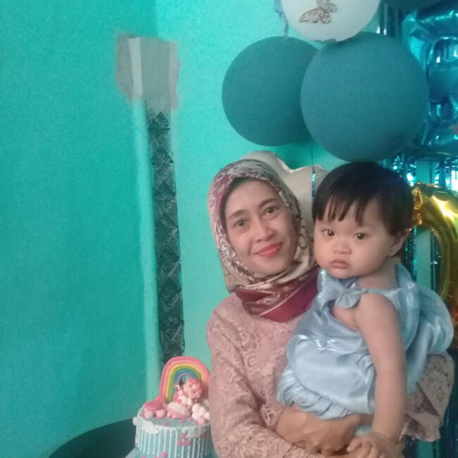 Babysitter in Bandung: Dewi