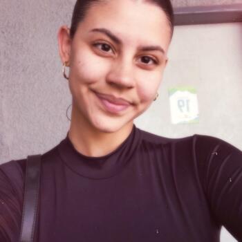 Babysitter in Penedo: Leticia
