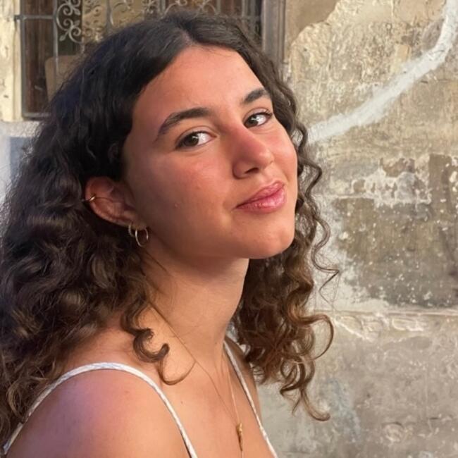 Babysitter in Asnières-sur-Seine: Layal