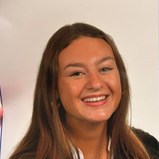 Babysitter in Boulogne-Billancourt: Adélaïde