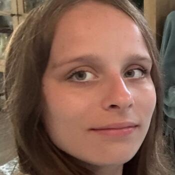 Babysitter in Livinhac-le-Haut: Loane