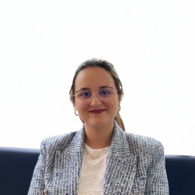 Babysitter in Mons-en-Barœul: Hind