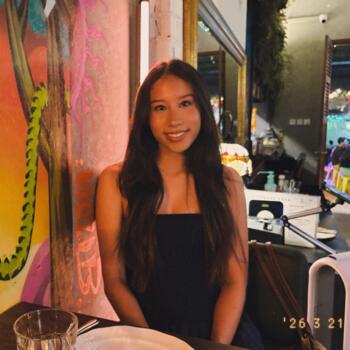 Babysitter in Singapore Island: Violette