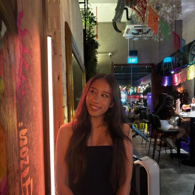 Babysitter in Singapore Island: Violette