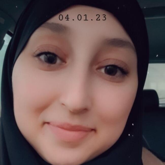 Babysitter in Beauvais: Lobna