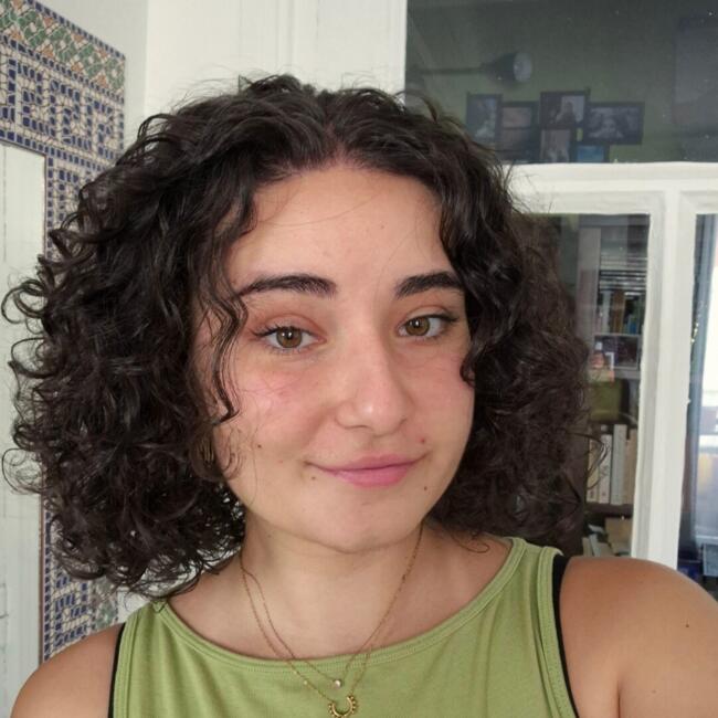 Babysitter in Paris: Elisa