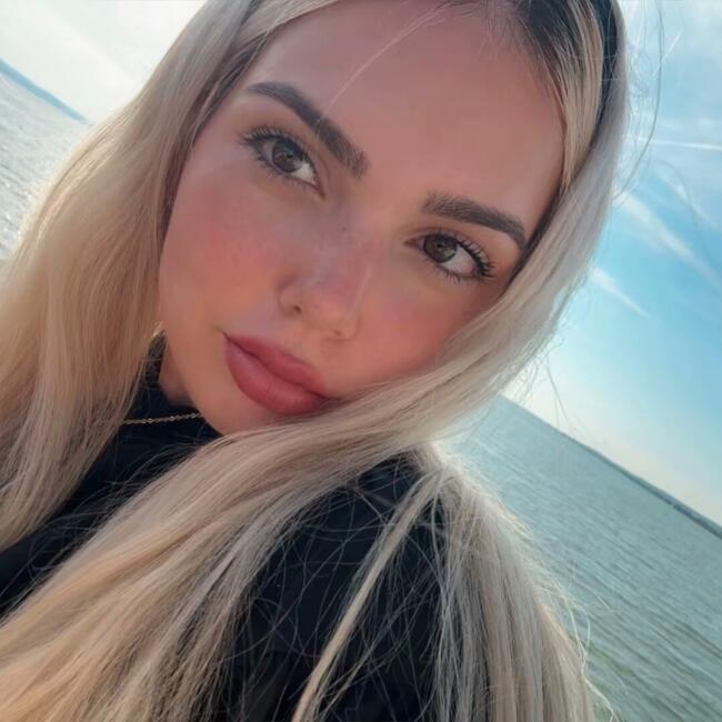 Babysitter in Budapest: Regina