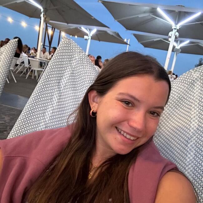 Canguro en Sevilla: Ángela