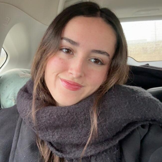 Babysitter in Cadiz: Julia