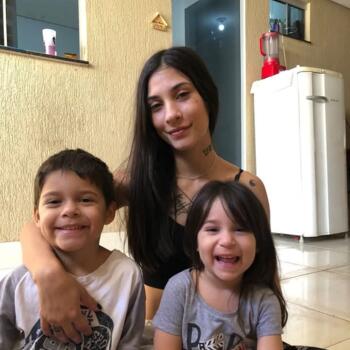 Babysitter Goiânia: Marcela