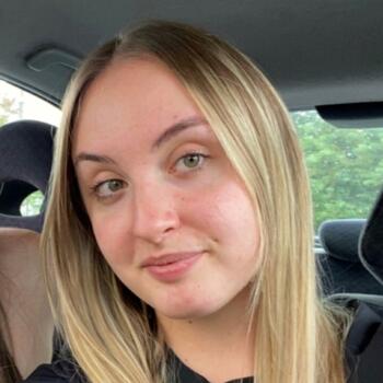 Babysitter in Melun: Axelle