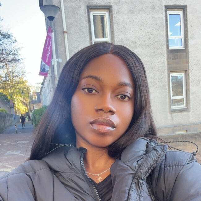 Babysitter in Aberdeen: Elizabeth