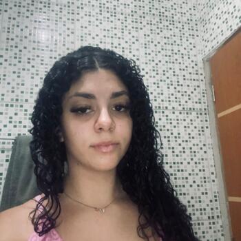 Babysitter Betim: Maria