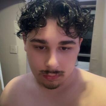 Babysitter in Bolton: Santiago