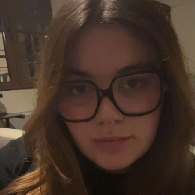 Nanny in Rouen: Chloe