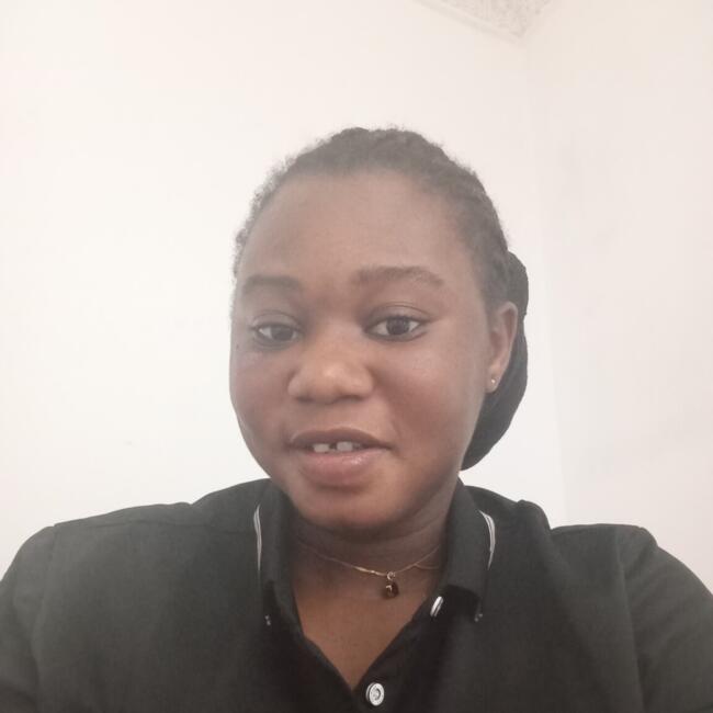 جليسة أطفال في أبوظبي: Mavis