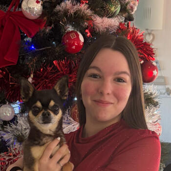 Babysitter in Les Deux-Fays: Mélyssa