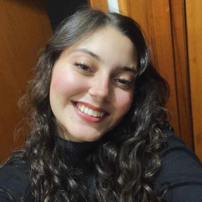 Babysitter in Toledo: Evellyn Dias