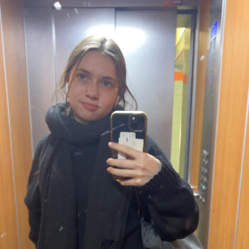 Babysitter in Le Mans: Léona