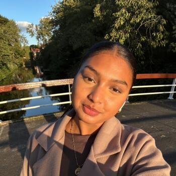 Babysitter in The Hague: Shreya