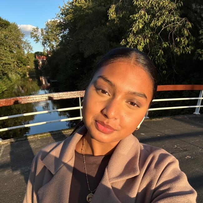 Babysitter in The Hague: Shreya