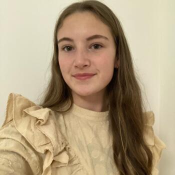 Babysitter in Saint-Brevin-les-Pins: Clemence