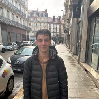 Babysitter in Grenoble: Noham