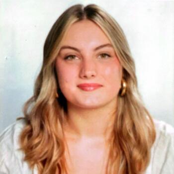 Babysitter in Nantes: Anouk