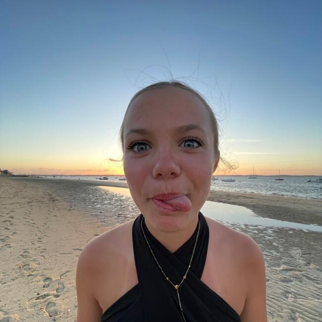 Babysitter in Collonges-au-Mont-d'Or: Elsa