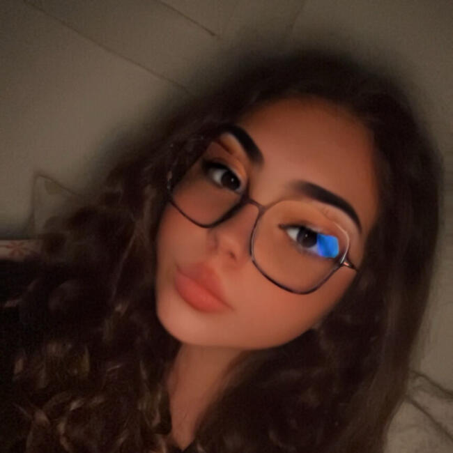 Babysitter in Monteux: Clemence