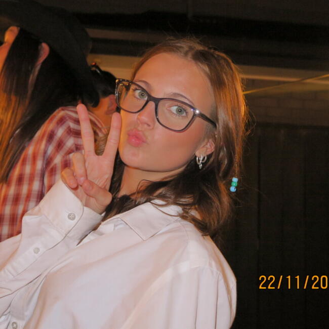 Babysitter in Bombay: Tyla