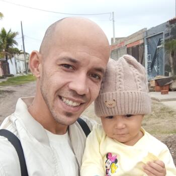 Babysitting job in Peruíbe: Everson
