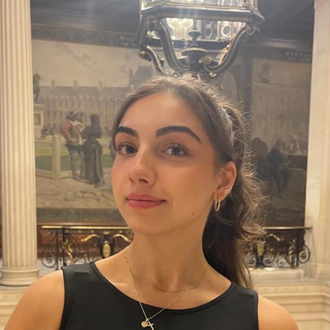 Babysitter in Esch an der Alzette: Jade