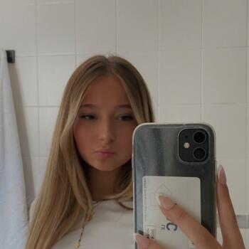 Babysitter in Le Poiré-sur-Vie: Lou