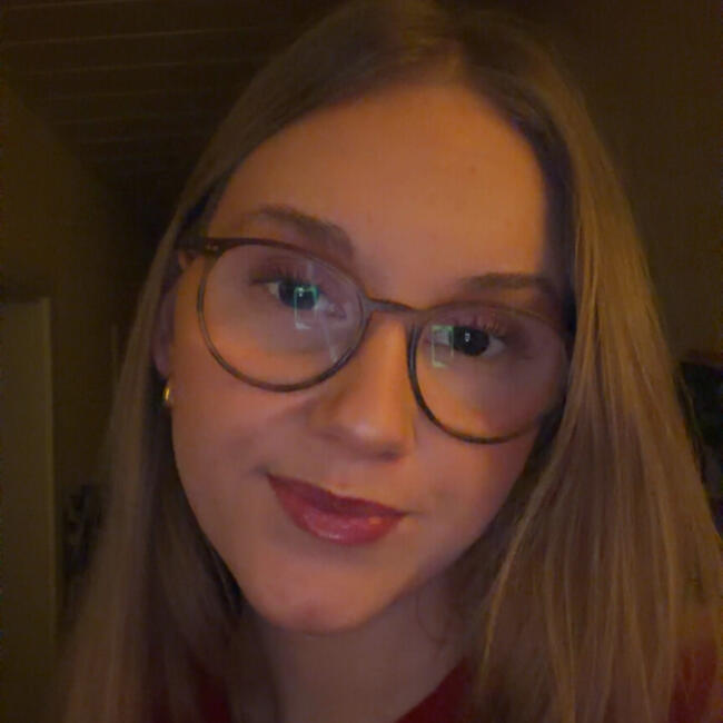Babysitter in Baunatal: Kyra