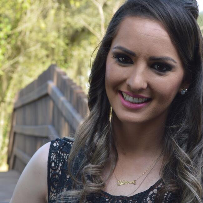 Babysitting job in Lages: Debora