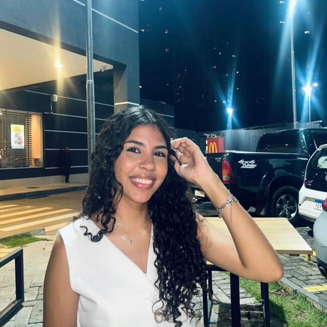 Babysitter in Goiânia: Thais