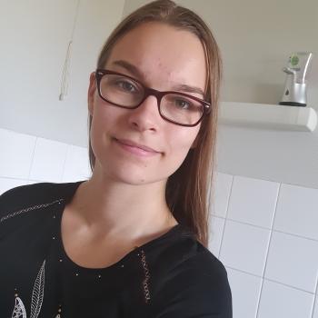 Baby-sitter in Saint-Lô: EMILIE