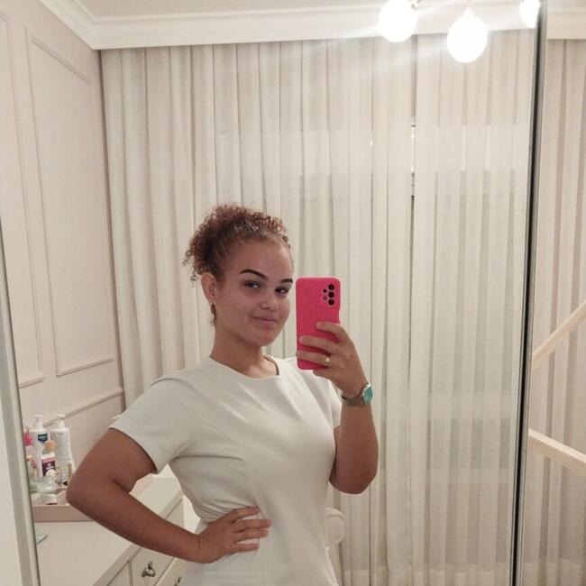 Babysitter in Rolândia: Maria