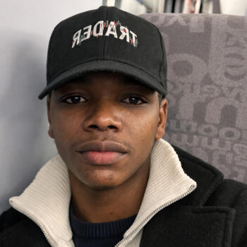 Barnevakt i Voss: Flori