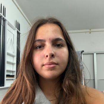 Babysitter in Pedroso (Vila Nova de Gaia): Inês