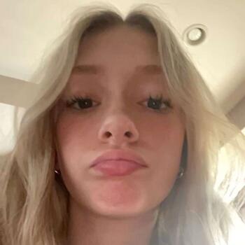 Babysitter Reykjavik: Maya