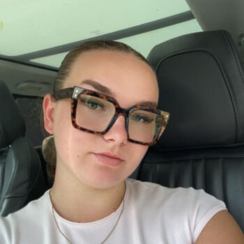 Babysitter in Landéan: Thais