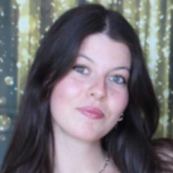 Babysitter in Mézières-sur-Seine: Léna