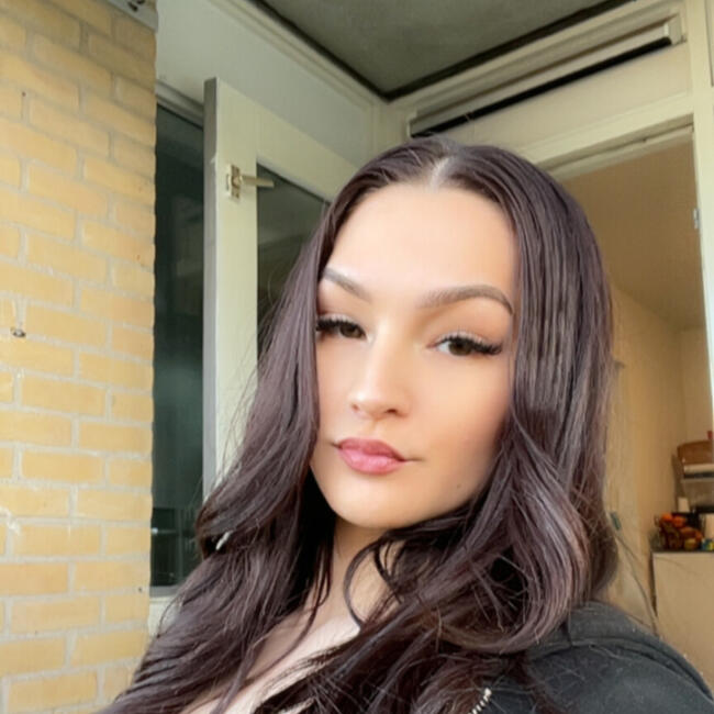 Babysitter in The Hague: Charmaine