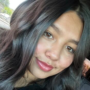 Babysitter in Lakewood: Valerie