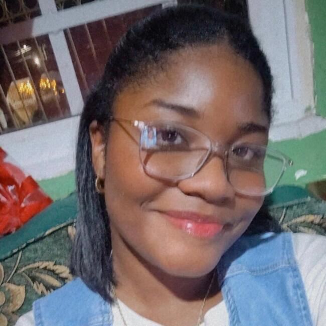 Babysitter in Panama City: Victoria