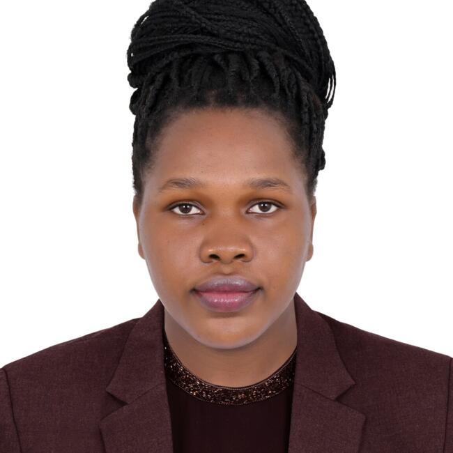 جليسة أطفال في دبي: Sharon