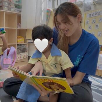 Babysitter in Singapore Island: Maxine