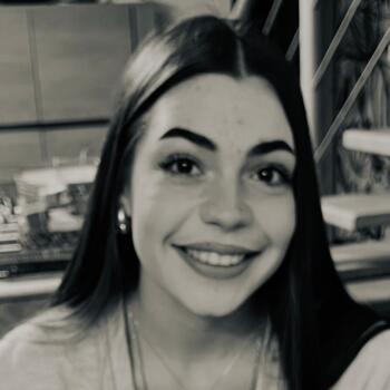 Babysitter in Châteaubourg: Louna